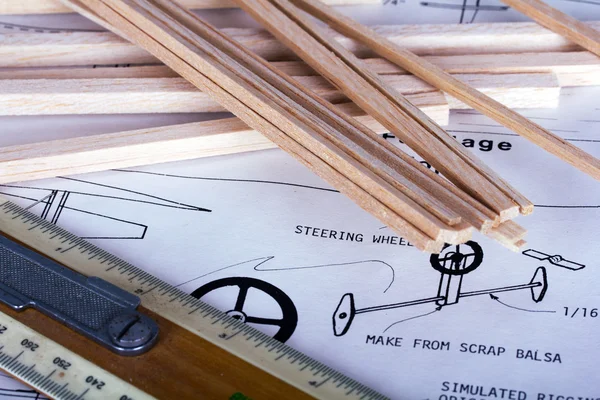 Making a model airplane from balsa wood — Stock Photo, Image