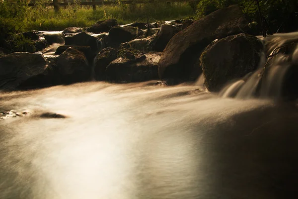 小国ストリームの滝。長時間露光. — ストック写真