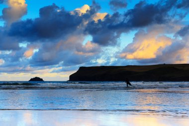 Polzeath plajda sabah erken görünümü