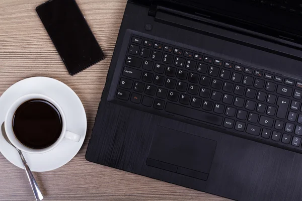노트북과 커피 한잔 이미지 평평 하다 — 스톡 사진