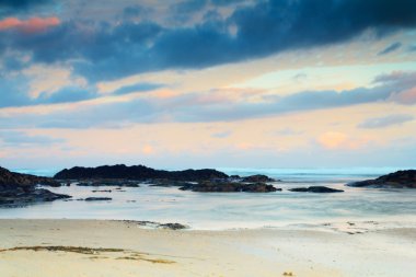 Polzeath plajda sabah erken görünümü