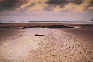Polzeath Vintage Retro Filt plajda üzerinden sabah erken görünüm