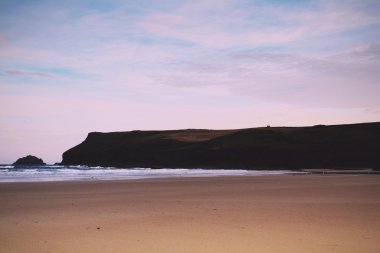 Polzeath Vintage Retro Filt plajda üzerinden sabah erken görünüm