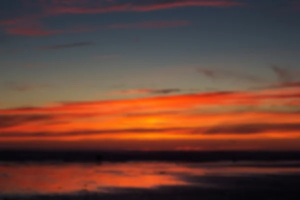 Coucher de soleil coloré sur la plage de Polzeath . — Photo