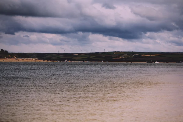 Zobrazit podél pobřeží od skály poblíž Padstow Vintage Retro filtru — Stock fotografie