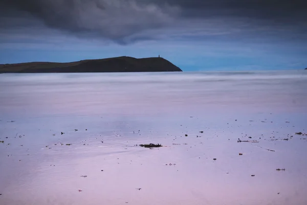 Am frühen Morgen Blick auf den Strand bei Polzeath Vintage Retro-Filter — Stockfoto