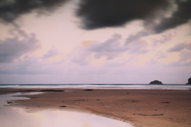 Polzeath Vintage Retro Filt plajda üzerinden sabah erken görünüm