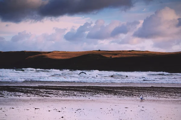 Hermosa vista sobre el mar desde Polzeath Vintage Retro Filter . —  Fotos de Stock