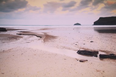 Polzeath Vintage Retro Filt plajda üzerinden sabah erken görünüm