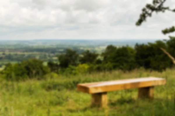 Banco con vista a los Chilterns en Buckinghamshire Fuera de foc —  Fotos de Stock