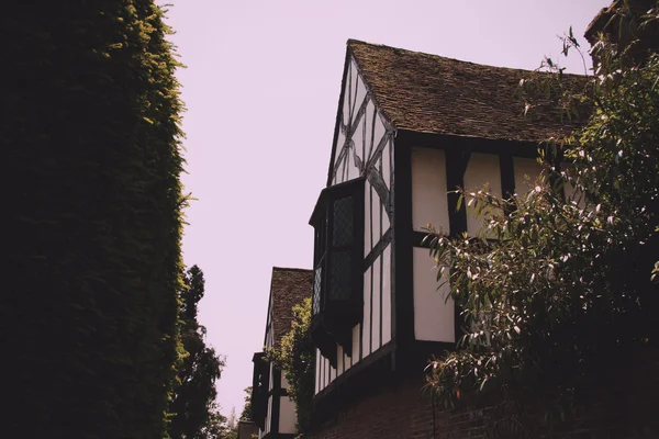 Vecchio edificio tudor a Beaconsfield, Buckinghamshire, Inghilterra Vin — Foto Stock