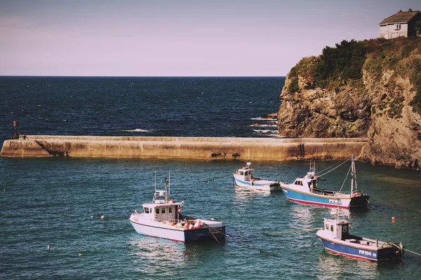 Vista do porto em Port Issac Vintage Retro Filter . — Fotografia de Stock