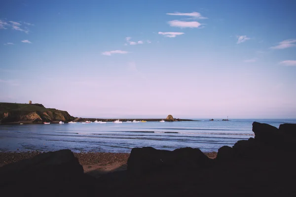 Widok z plaży w Bude Cornwall Vintage Retro filtru. — Zdjęcie stockowe