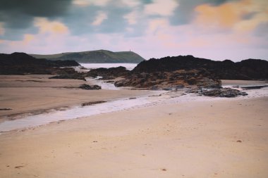 Polzeath Vintage Retro Filt plajda üzerinden sabah erken görünüm