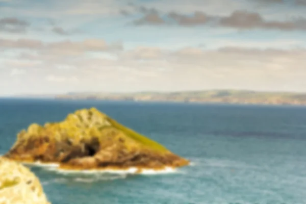 Vista desde la ruta costera cerca de Polzeath. Fuera de foco . —  Fotos de Stock