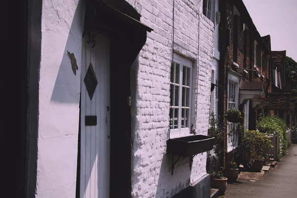 BEACONSFIELD, INGLATERRA - JUNIO 2016: Fila de casas adosadas en la —  Fotos de Stock