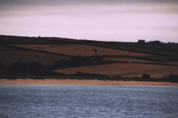 Vista a lo largo de la costa desde Rock cerca de Padstow Vintage Retro Filter —  Fotos de Stock