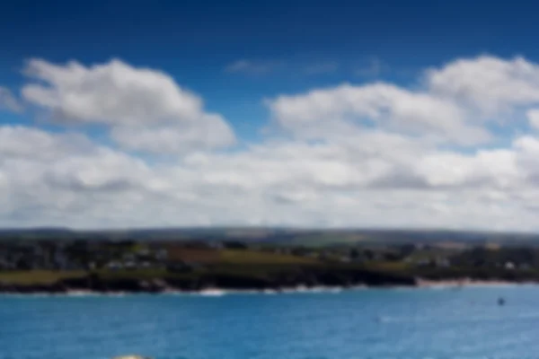 Blick vom Küstenweg bei Polzeath unscharf. — Stockfoto