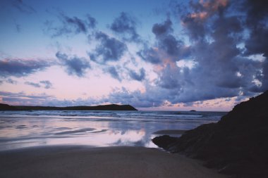 Polzeath Vintage Retro filtre plajda sabah erken görünümü