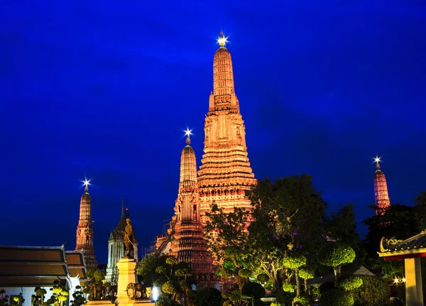 Wat Arun à Bangkok au crépuscule — Photo