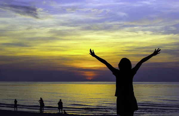 La gente espera el amanecer — Foto de Stock