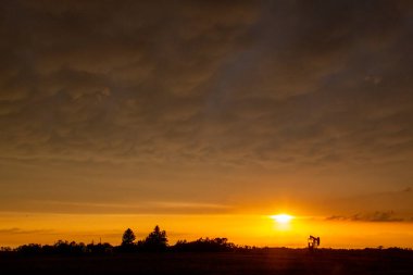 Uğursuz Fırtına Çayırı Bulutları Yaz Pompası Jack