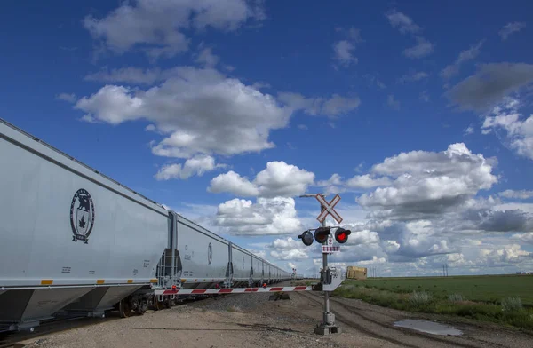 Ominous Storm Clouds Préri Nyári Vidéki Jelenet — Stock Fotó