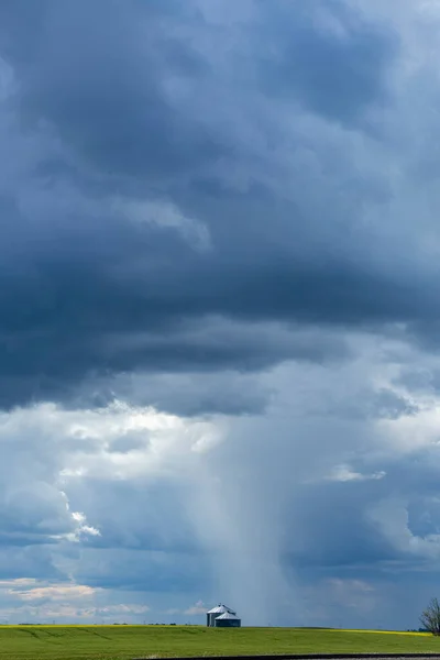 Nuages Tempête Menaçants Prairie Scène Rurale Estivale — Photo