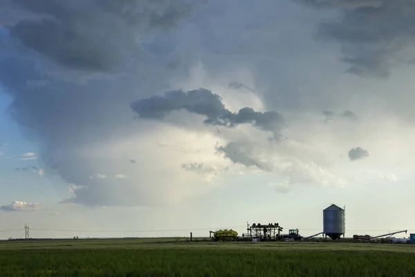 Nuages Tempête Menaçants Prairie Scène Rurale Estivale — Photo