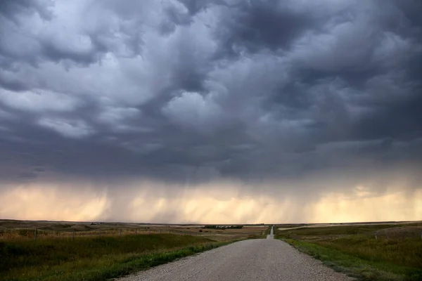 Ominous Storm Clouds Prairie Summer Rural Scene — Fotografia de Stock