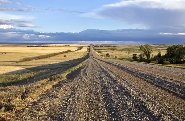 Uğursuz Fırtına Kırsal Yaz Sahnesi 'ni Bulutlandırıyor