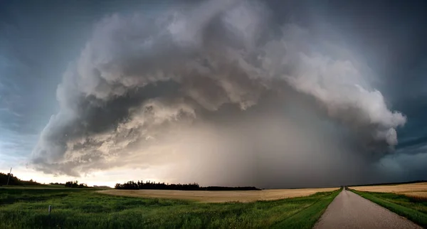 Ominous Storm Wolken Prairie Summer Plank Wolk — Stockfoto