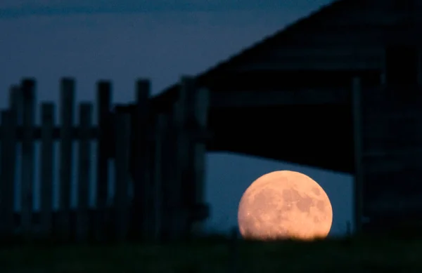 Full Moon Barn Saskatchewan Canada — Stock Photo, Image