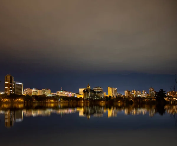 Fotografía Nocturna Saskatoon North Saskatchewan River Canada — Foto de Stock