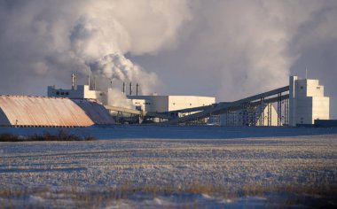 Saskatchewan ovalarında kışın aşırı soğuk çayır kirliliği