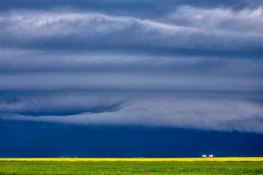 Saskatchewan 'daki Prairie Storm Bulutları Kanada dramatik Sahnesi