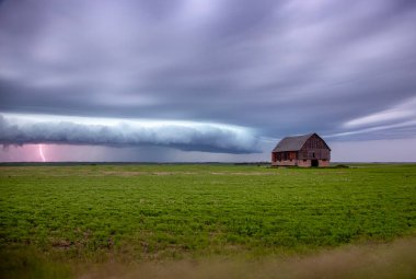 Saskatchewan 'daki Prairie Storm Bulutları Kanada dramatik Sahnesi