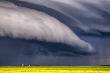 Saskatchewan 'daki Prairie Storm Bulutları Kanada dramatik Sahnesi