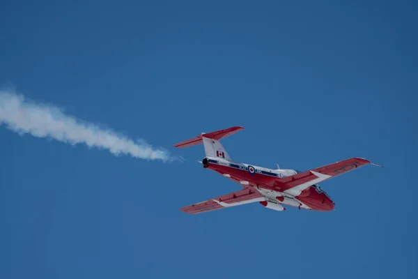 Snowbirds Acrobatic Flight Team Latający Moose Jaw Saskatchewan — Zdjęcie stockowe