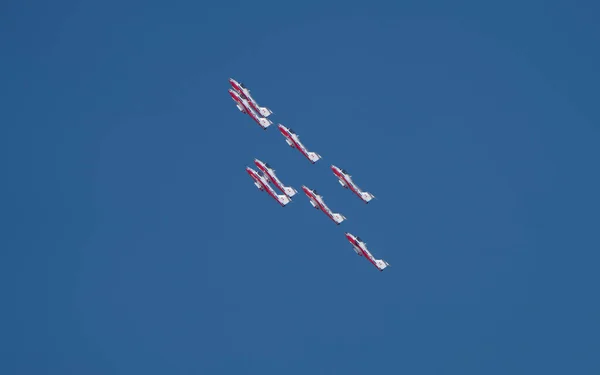 Snowbirds Acrobatic Flight Team Latający Moose Jaw Saskatchewan — Zdjęcie stockowe