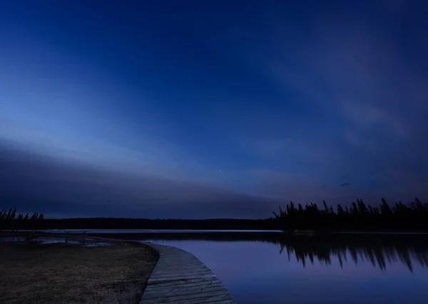 Fotografía Nocturna Waskesiu Canada Noctilucent Clouds Marina Narrows —  Fotos de Stock