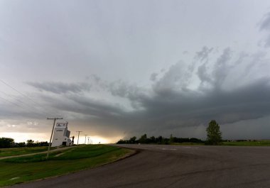 Saskatchewan 'da Çayırlık Fırtına Bulutları Kırsal Kanada