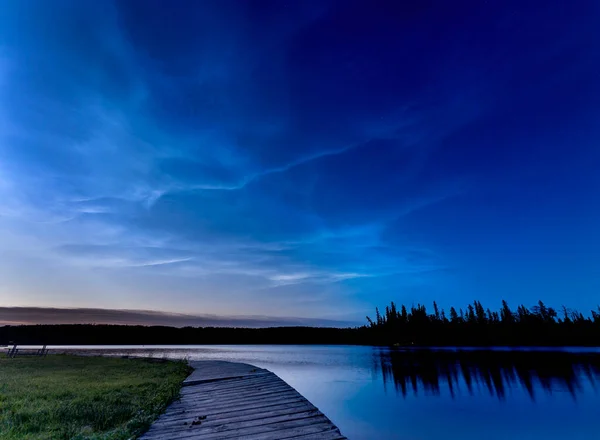 Fotografia Notturna Waskesiu Canada Nuvole Notturne Marina Narrows — Foto Stock