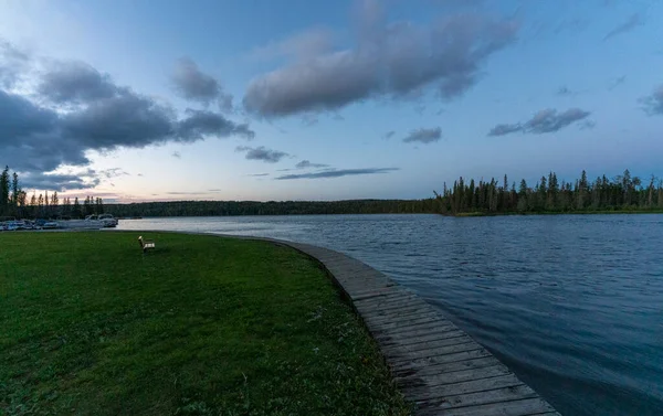 Narrows Waskesiu Zonsondergang Northern Lake Wilderness — Stockfoto