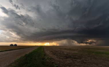 Prairie Storm Canada Yaz zamanı bulutları uyarısı
