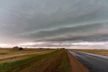 Prairie Storm Canada Yaz zamanı bulutları uyarısı