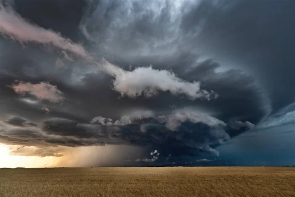 Prairie Storm Canadá Tiempo Verano Nubes Advertencia Imagen de stock