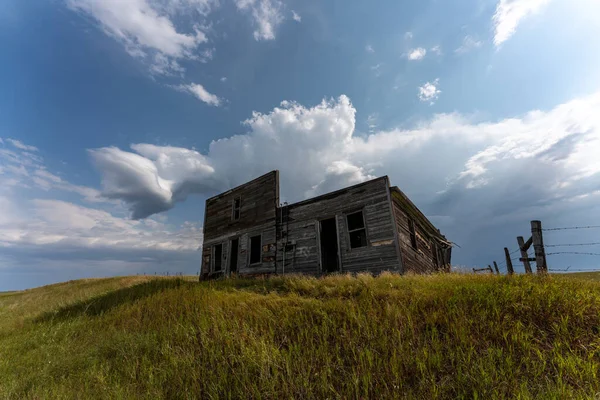 Prairie Storm Canadá Nuvens Tempo Verão Edifício Abandonado — Fotografia de Stock