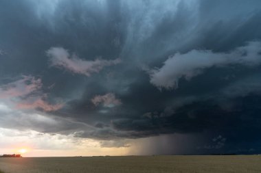 Prairie Storm Canada Yaz zamanı bulutları uyarısı