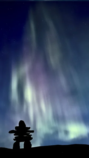 Inukshuk ve Kuzey ışıkları — Stok fotoğraf
